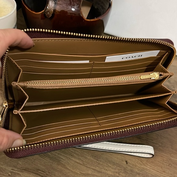 Coach Long Zip Around Wallet In Signature Canvas With Varsity Motif - Picture 9 of 12
